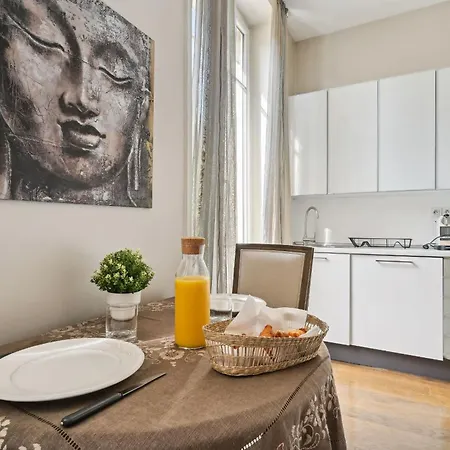 Chic Apartment Near Arc De Triomphe Apartmán