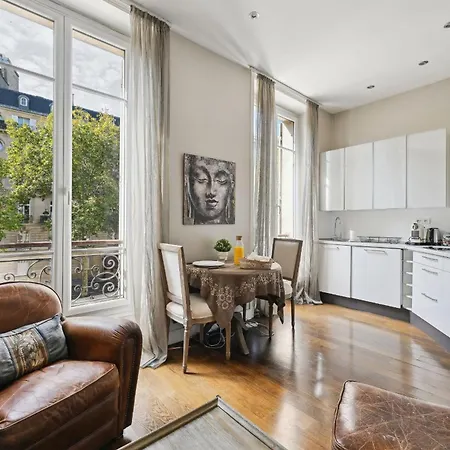 Apartmán Chic Apartment Near Arc De Triomphe